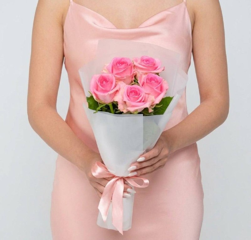 Моно-букет из розовых роз